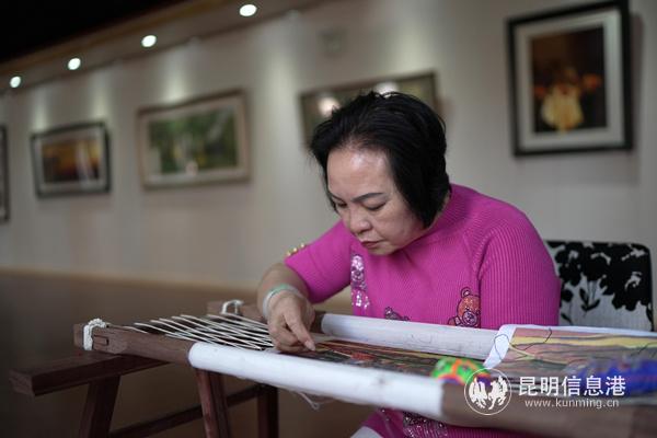 開創(chuàng)“祖氏滇繡”的祖玉蘭_副本 開創(chuàng)“祖氏滇繡”的祖玉蘭_副本