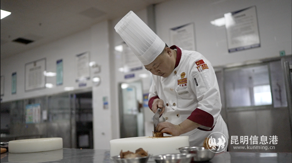 為研發(fā)滇菜不懈努力的葉益麟_副本