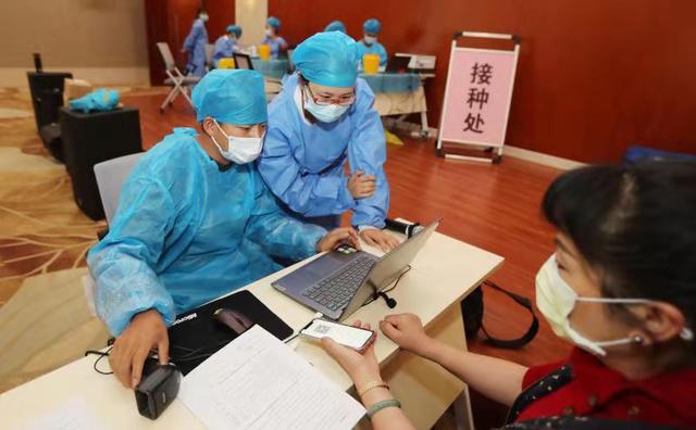 預(yù)約人數(shù)滿500 西山區(qū)可送疫苗上門(mén)服務(wù)（云南日?qǐng)?bào) 楊錚）