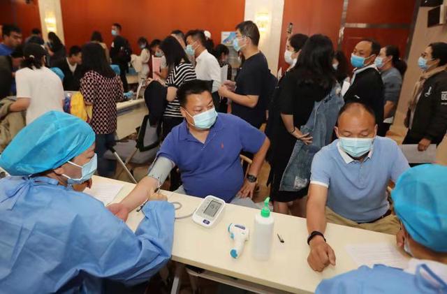 預(yù)約人數(shù)滿500 西山區(qū)可送疫苗上門(mén)服務(wù)（云南日?qǐng)?bào) 楊錚）