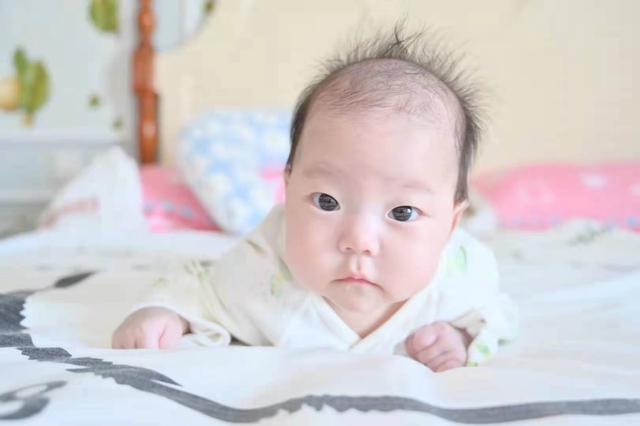 昆明一2個月大女嬰被遺棄在月子中心！找到親身母親后她卻8字回絕...（受訪者供圖）