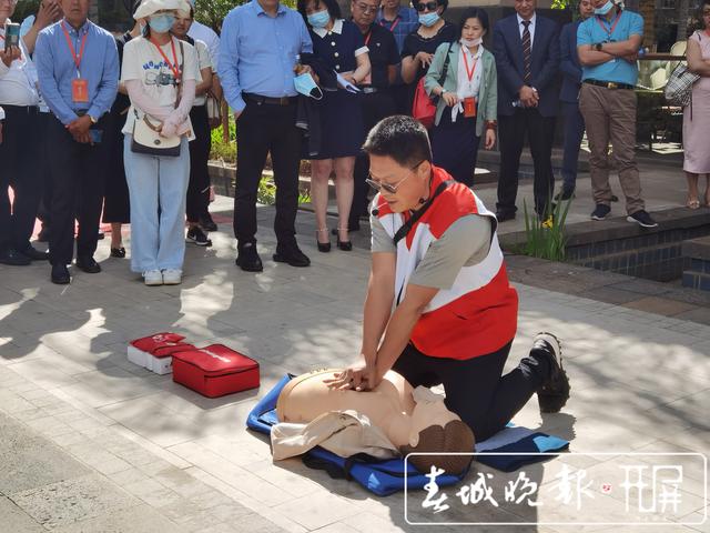 昆明今年有望建設(shè)4000個(gè)微型急救站（左學(xué)佳 熊波 攝影報(bào)道）
