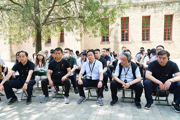 在楊家?guī)X革命舊址現(xiàn)場(chǎng)教學(xué) 在楊家?guī)X革命舊址現(xiàn)場(chǎng)教學(xué)