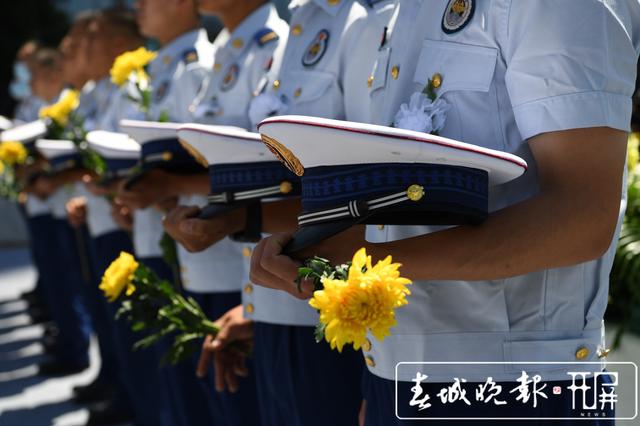 安寧市舉行迎接劉洪烈士英靈回鄉(xiāng)儀式(記者 孫琴霞 通訊員 徐李欣男 朱天群 攝影報(bào)道)