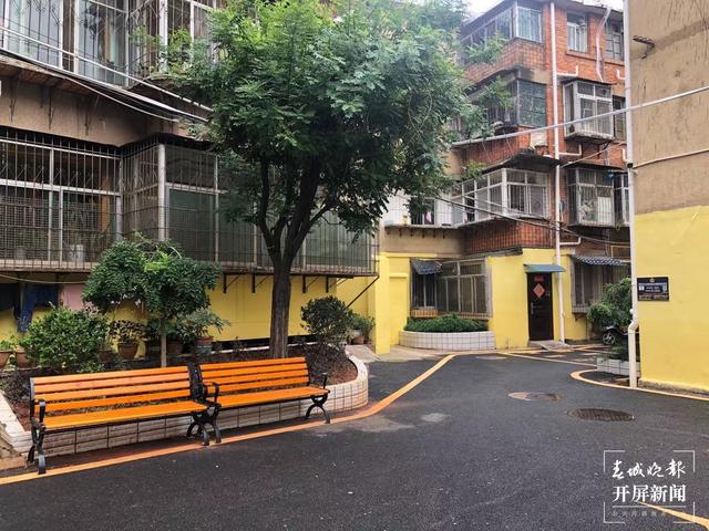 小區(qū)新建的涼亭成了居民的“心頭寶” 今年官渡區(qū)將改造78個老舊小區(qū)