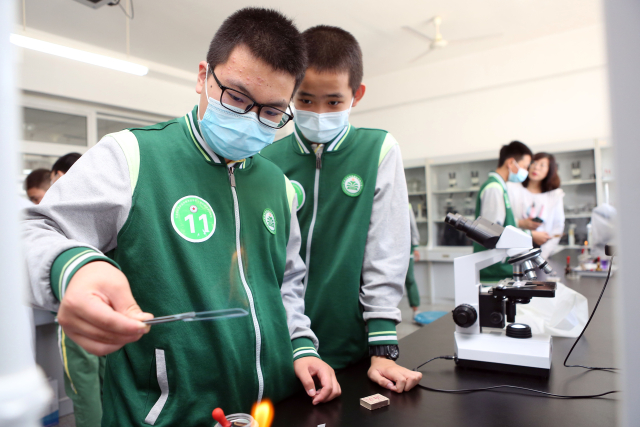 中小學生體驗職教魅力2 中小學生體驗職教魅力2