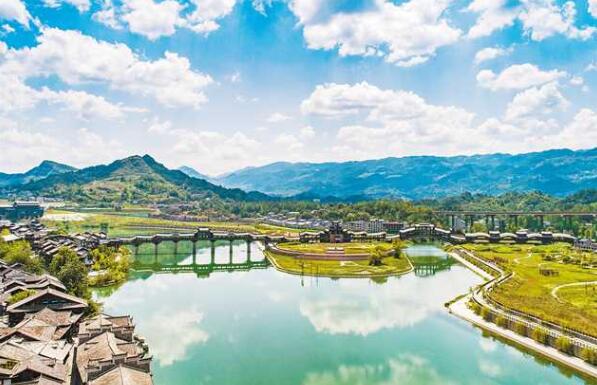 濯水古鎮(zhèn) G65旁的國(guó)家5A級(jí)旅游景區(qū)1 濯水古鎮(zhèn) G65旁的國(guó)家5A級(jí)旅游景區(qū)1