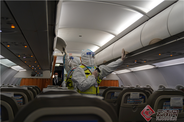 端午節(jié)出入境貨機數(shù)量激增 昆明邊檢站24小時值守靠前服務4