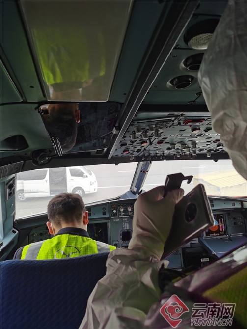 端午節(jié)出入境貨機數(shù)量激增 昆明邊檢站24小時值守靠前服務5