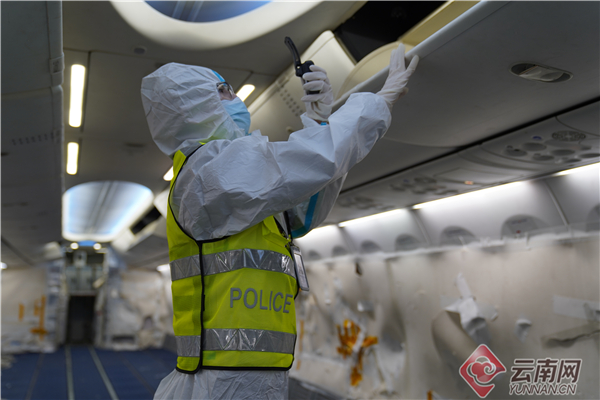 端午節(jié)出入境貨機數(shù)量激增 昆明邊檢站24小時值守靠前服務6