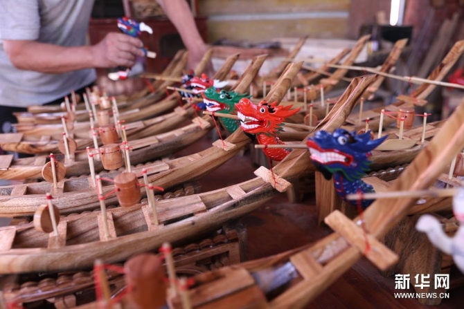 “掌上”龍船 指尖傳承3 “掌上”龍船 指尖傳承3