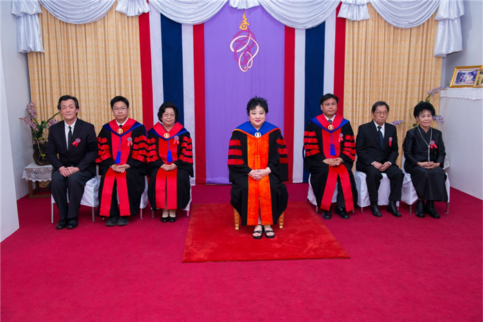 郭文高副院長(zhǎng)受邀與合艾大學(xué)領(lǐng)導(dǎo)覲見泰國(guó)公主