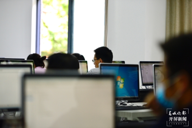 注意！2021云南高考錄取最低控制線6月23日左右公布 春城晚報-開屏新聞記者 羅南 文 龍宇丹 攝