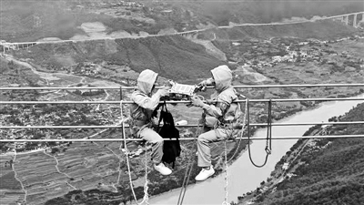 24小時在線 國內(nèi)首套輸電線路“全能管家”上崗