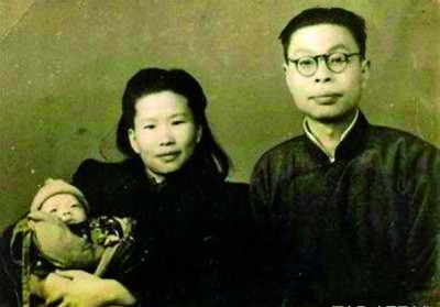 穿透時(shí)空的電波頻率，是國人心靈的振幅