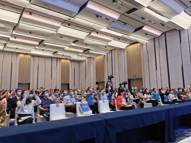 新華全媒+|采購品種創(chuàng)新高 一大波降價(jià)藥品“在路上” ——聚焦第五批國家組織藥品集采