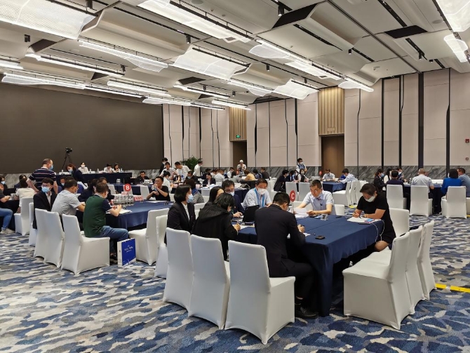 新華全媒+|采購品種創(chuàng)新高 一大波降價(jià)藥品“在路上” ——聚焦第五批國家組織藥品集采