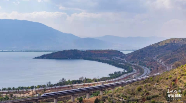 運即將開啟，今年暑期云南鐵路預(yù)計發(fā)送旅客1480多萬人（孫江葒 通訊員 鄧瑜 徐章位 胡芃 周濤 石佳 攝影報道）