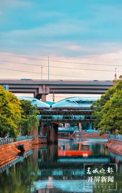 運即將開啟，今年暑期云南鐵路預(yù)計發(fā)送旅客1480多萬人（孫江葒 通訊員 鄧瑜 徐章位 胡芃 周濤 石佳 攝影報道）