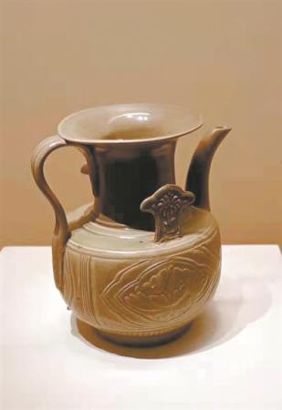 正在廣州熱展的它們是現(xiàn)代茶壺的“源頭”