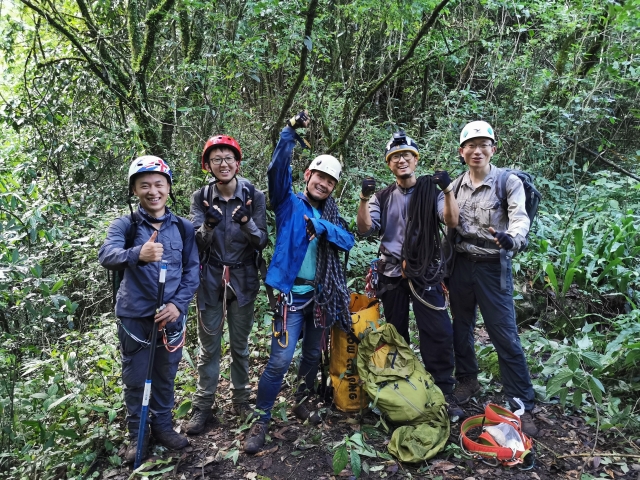 科研人員在云南發(fā)現(xiàn)大花石蝴蝶新居群，再遇“消失”106年的竹生羊奶子（中國科學(xué)院昆明植物研究所供圖）