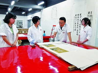 文物醫(yī)院里的神醫(yī)妙手 文物醫(yī)院里的神醫(yī)妙手