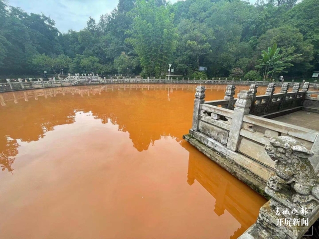 黑龍?zhí)蹲兗t（馬藝寧 攝）