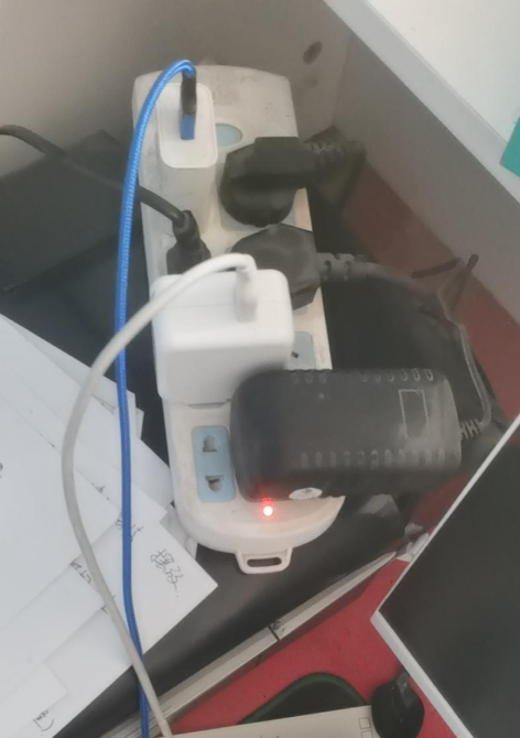 申先生店里提供充電服務(wù) 圖源：受訪者