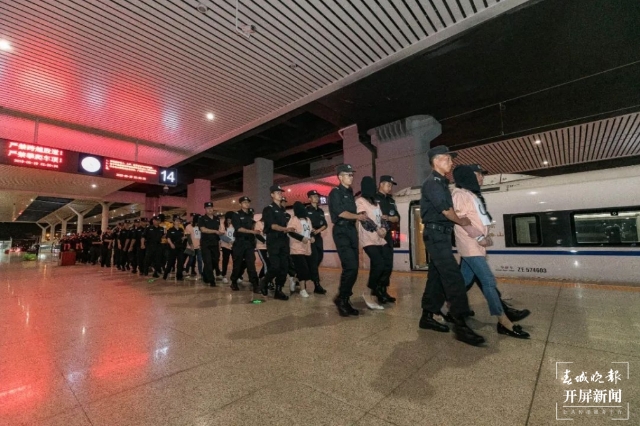 564.7萬元！昆明警方集中發(fā)還電信詐騙涉案資金 春城晚報-開屏新聞記者 馬雯 實習(xí)生 李梓漠 攝影報道