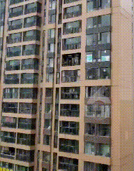 可怕！昆明一高層住戶3分鐘內(nèi)三次高空拋物，傷者頭部縫了六七針… 圖片來(lái)源于8099999