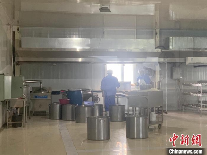 圖為貸慶加工廠的生產車間?！W藍 攝