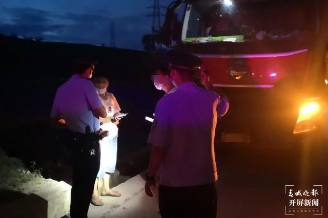 生意太忙不做核酸檢測還強行沖卡，保山這對父子被處罰（春城晚報-開屏新聞記者 崔敏 通訊員 龍光杰 攝）