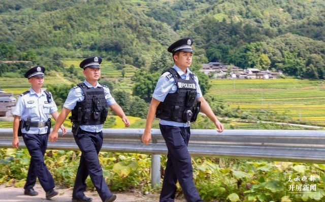 7歲“熊孩”負(fù)氣丟下奶奶狂奔 民警聞訊駕車追回