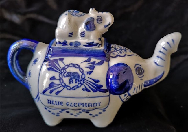 青花瓷象壺 現(xiàn)代  泰國