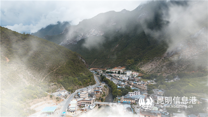 【新時(shí)代 新迪慶】聽(tīng)！這是來(lái)自迪慶的民族團(tuán)結(jié)贊歌.00_00_02_13.Still008