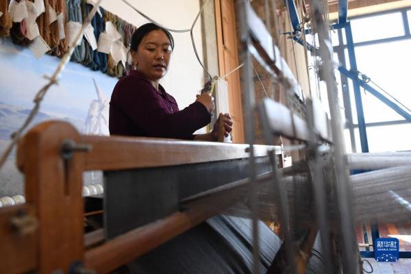 走進鄉(xiāng)村看小康——家門口“編織”幸福生活 走進鄉(xiāng)村看小康——家門口“編織”幸福生活