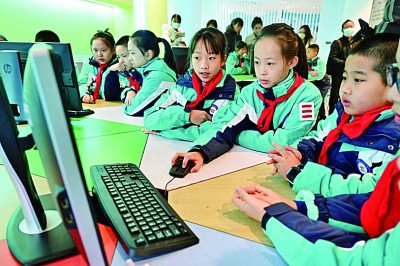 線上學(xué)習(xí)服務(wù)能否解決學(xué)生的“急難愁盼” 線上學(xué)習(xí)服務(wù)能否解決學(xué)生的“急難愁盼”