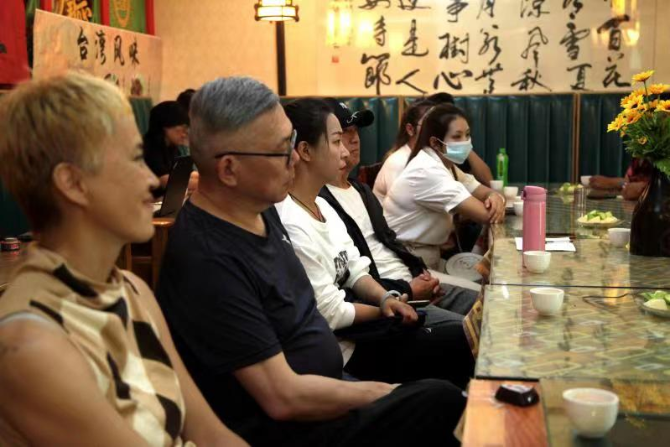 雪力國(guó)際“人民優(yōu)選（云南）直播基地”推介會(huì)現(xiàn)場(chǎng)。 都市時(shí)報(bào)熊少宇攝