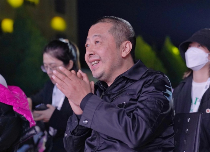 74daf9f8-5608-4e6d-8292-c620488e462e 74daf9f8-5608-4e6d-8292-c620488e462e