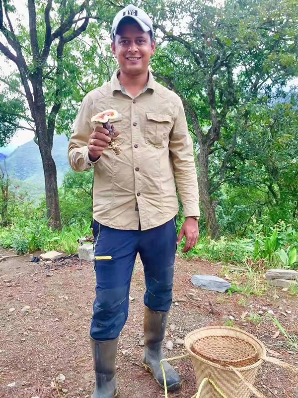 4 來自斯里蘭卡的薩曼塔在昆明研究野生菌多年。供圖