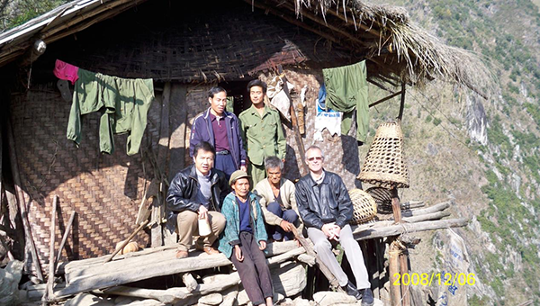 5 來自德國的邁克爾·海爾曼（前右）長期在云南做項目研究。供圖