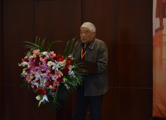 云南民族大學(xué)教授謝本書