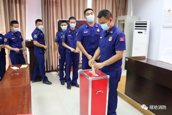 8月9日捐資助學(xué)2