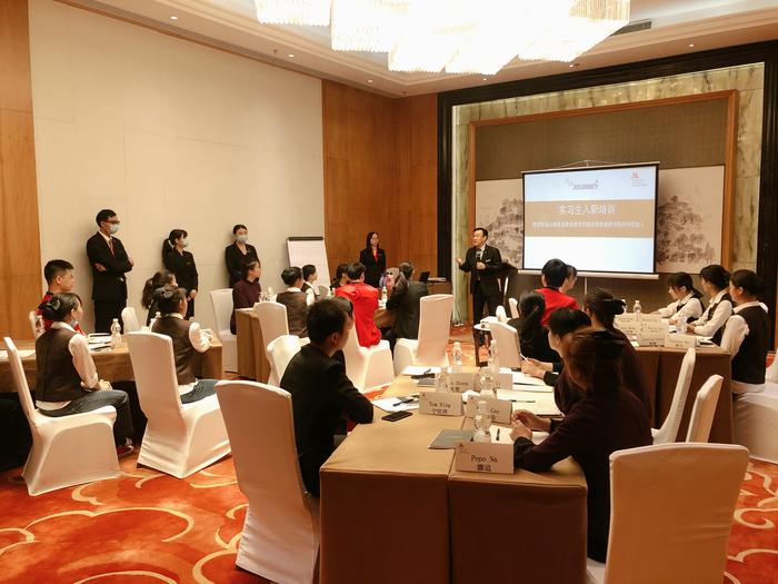 學(xué)生參加頂崗實習(xí)培訓(xùn)