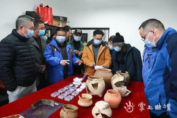 羅平油菜花海下發(fā)現(xiàn)東漢墓群！