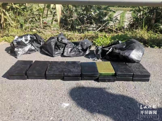 云南德宏：民警從客車車體內(nèi)查獲毒品海洛因6.1公斤