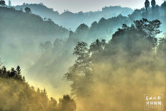 開屏策劃|冬至云南—保山昌寧霧海(開屏新聞記者及通訊員 攝)
