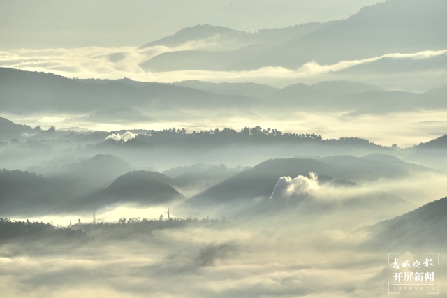 開屏策劃|冬至云南—保山昌寧霧海(開屏新聞記者及通訊員 攝)