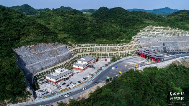 重磅！昭瀘高速今天全線通車，直通滇川兩省人民的心坎里！(申時勛 通訊員 王朝元 韓世江 攝)