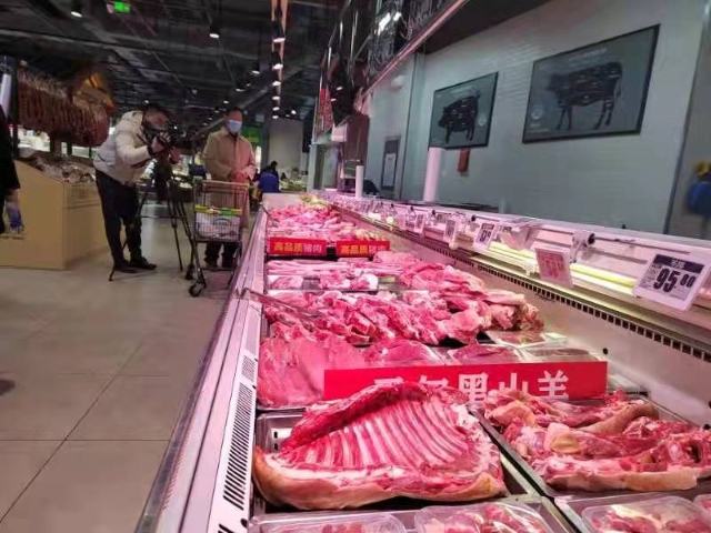呈貢區(qū)各大商超集貿(mào)市場(chǎng)貨足、價(jià)穩(wěn)（呈貢區(qū)融媒體中心供圖）